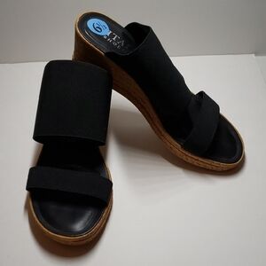 Italian Shoemakers Black Wedge Sandals